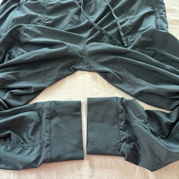 NWOT Athleta Teal Altitude Ruched Stretch Hiking Jogger Pants SZ 16 - Picture 3 of 12